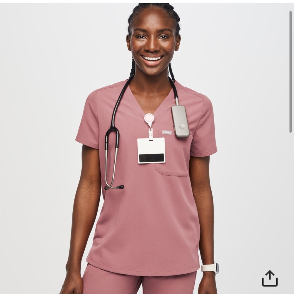 Figs scrub top